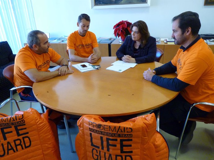 Reunión de Diputación con bomberos solidarios