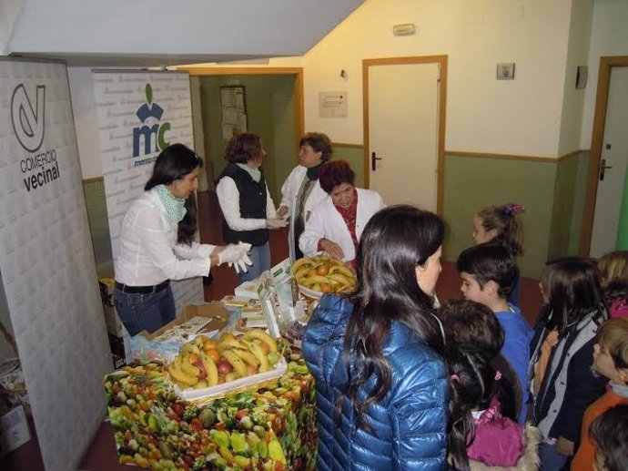 Un grupo de escolares asisten a las jornadas informativas del Centro de Salud