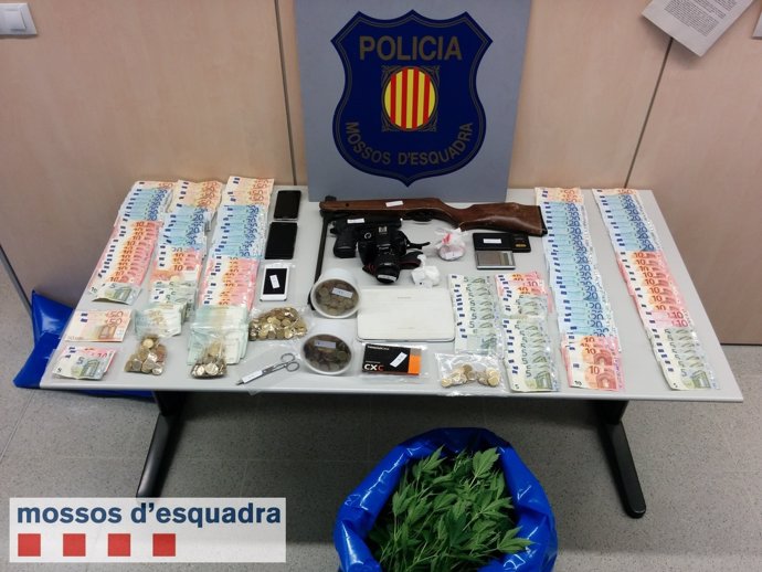 Droga y dinero intervenido en una operación en Tarragona