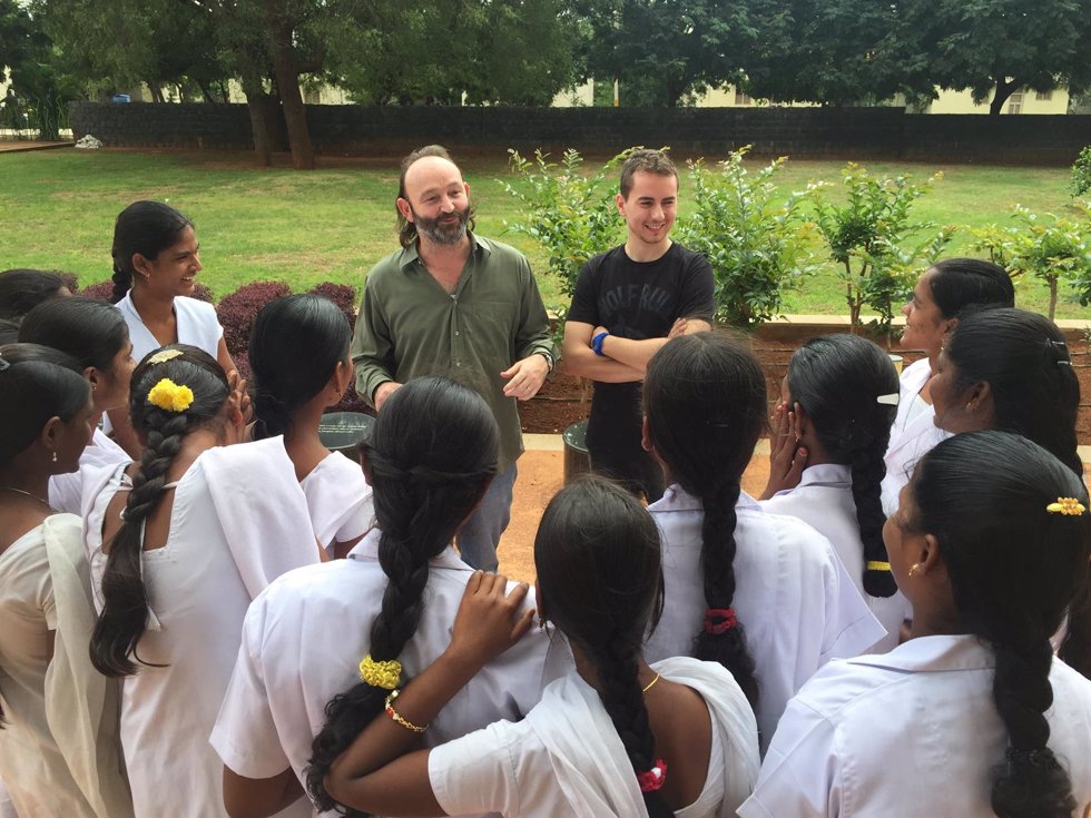 Jorge Lorenzo en la Fundación Vicente Ferrer 