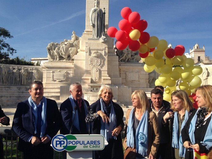 Concentración del PP de Cádiz en defensa de la Constitución