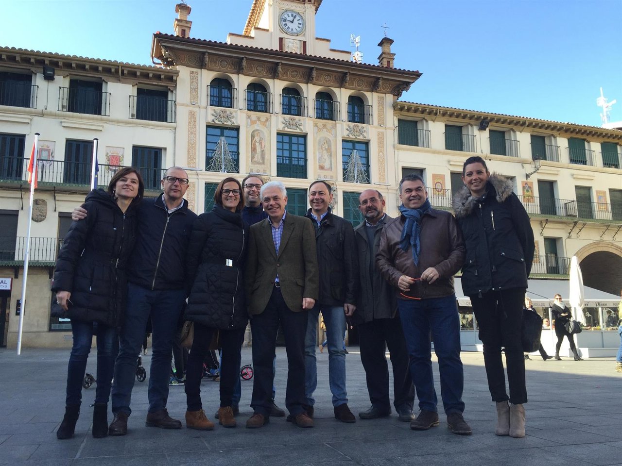 Fernández junto a cargos del PSN