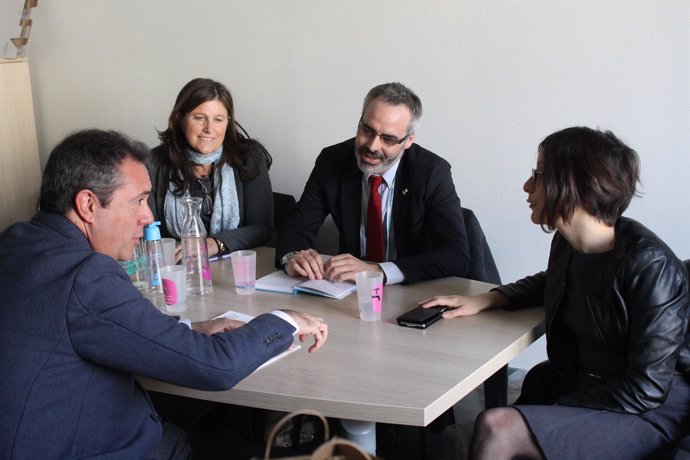 Reunión de trabajo del alcalde de Sevilla, Juan Espadas, en París