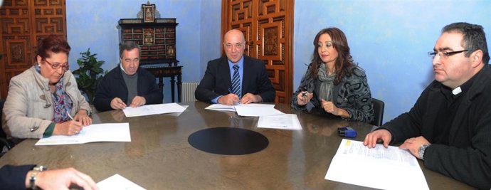 La Diputación de Córdoba firma convenios de bienestar social