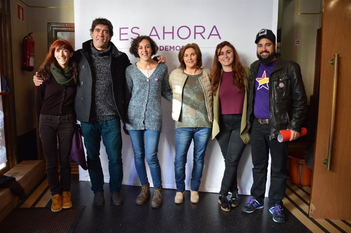 Nagua Alba y candidatos de Podemos.