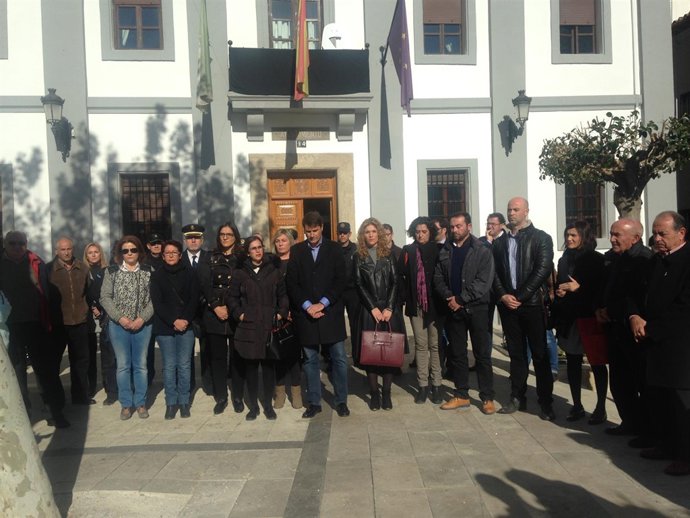 Concentración en el Ayuntamiento de Baza (Granada)