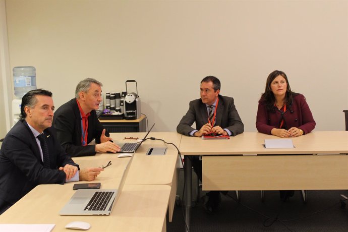 Encuentro de trabajo sobre el alcalde de Sevilla en la Agencia Espacial Europea