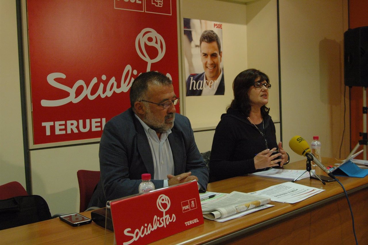 Los diputados socialistas Herminio Sancho y Julia Vicente.