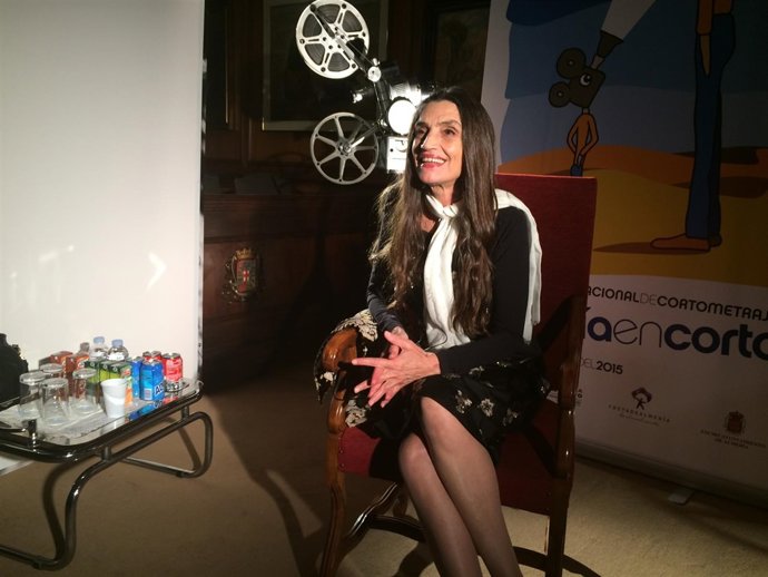 La actriz Ángela Molina ha atendido a los medios después de recibir su estrella.