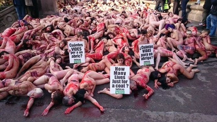Protesta de Anima Naturalis contra los abrigos de piel