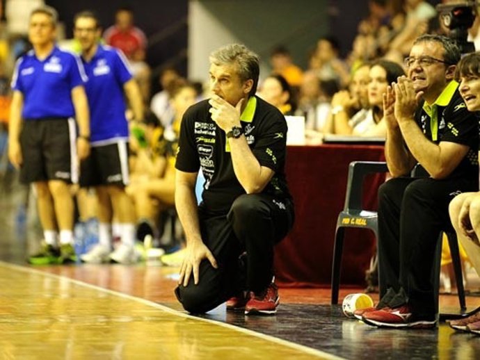    El Seleccionador Español De Balonmano Femenino, Jorge Dueñas