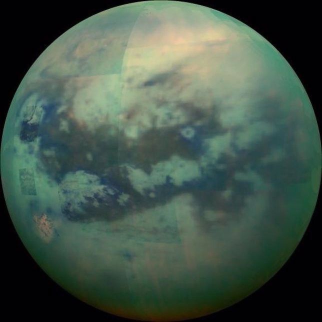 Titán visto en infrarrojo