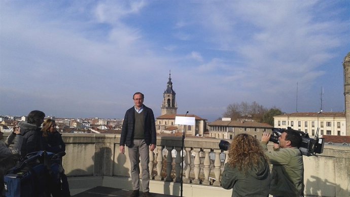 MITIN DEL MINISTRO ALFONSO ALONSO