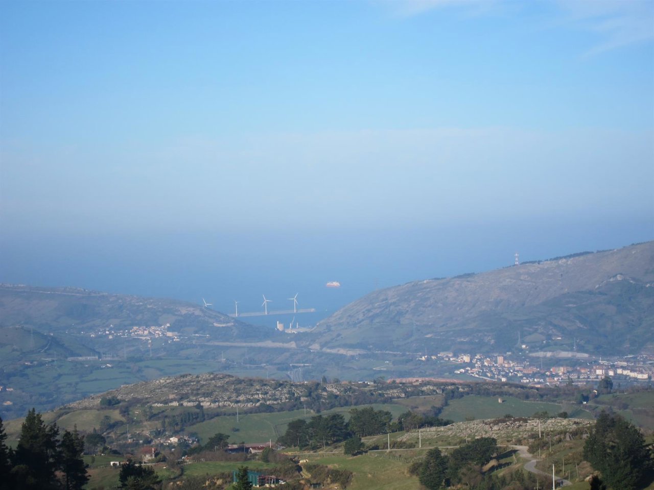 Nubes sobre la costa en Bizkaia