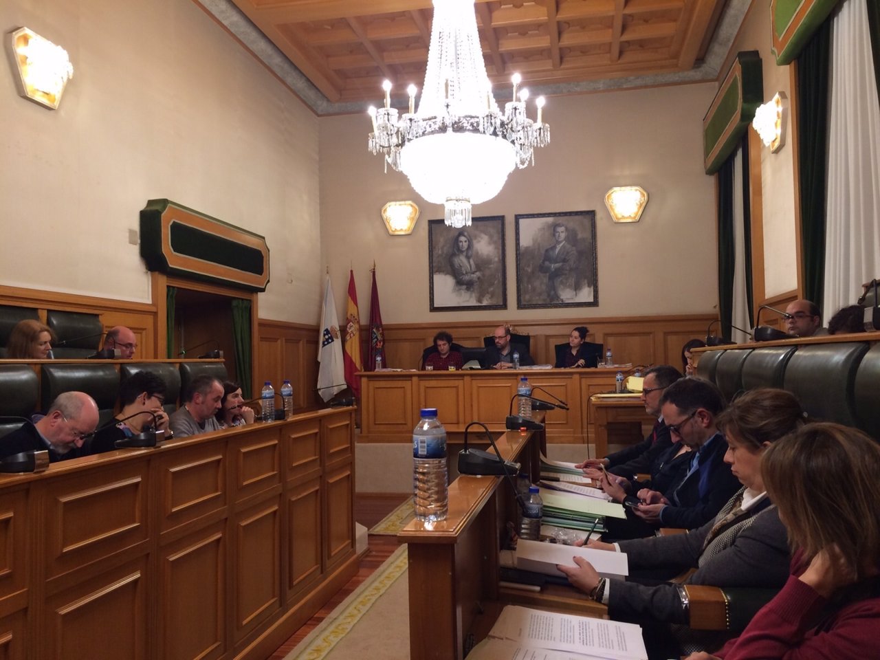 Pleno en el Ayuntamiento de Santiago