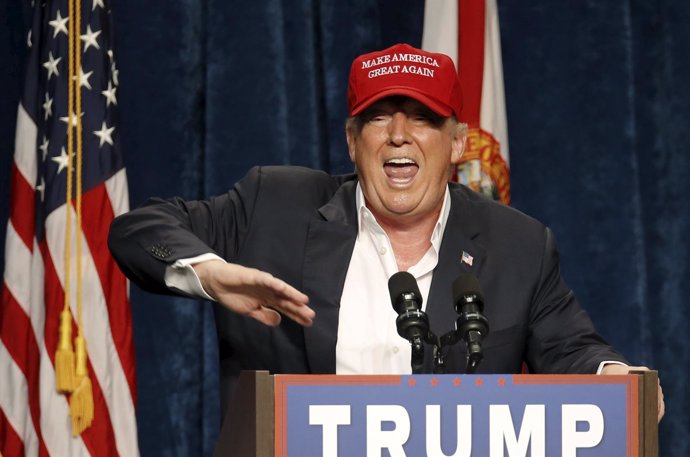 El precandidato presidencial republicano Donald Trump en Sarasota, Florida