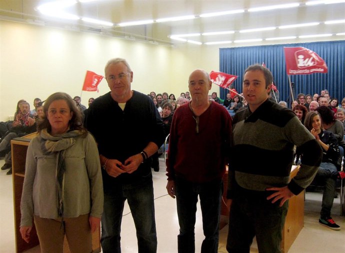 Cayo Lara, con la coordinadora de IU La Rioja y los candidatos