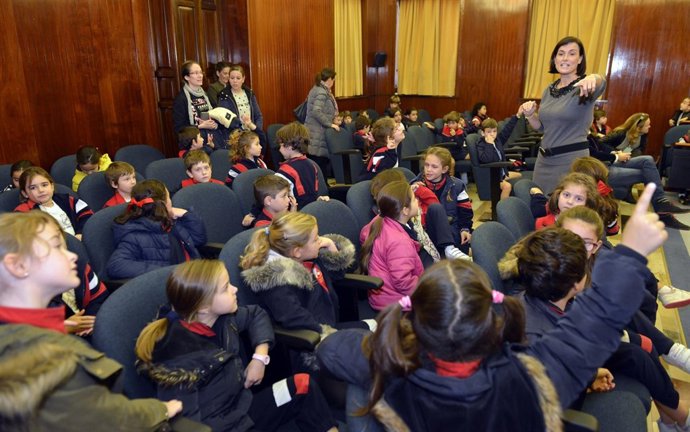 Gema Igual con alumnos de Las Esclavas