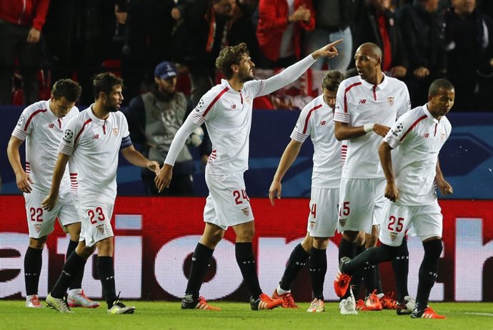 Llorente celebra con sus compañeros el 1-0 ante la Juventus