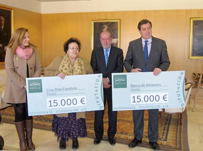 Entrega de cheques de Diputación al Banco de Alimentos y Cruz Roja
