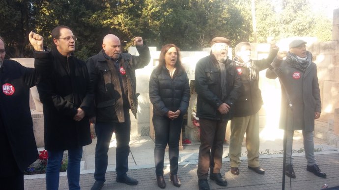 Dirigentes del PSOE y UGT en el homenaje a Pablo Iglesias