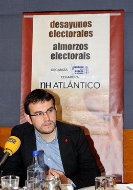 Desayuno electoral de la APC con Carlos Callón en A Coruña.