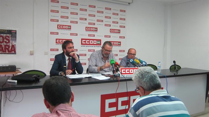 El presidente del comité del puerto, Carlos Manga, y Antonio Escobar.