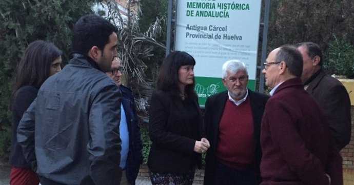 Díaz Trillo con la Asociación de la Memoria Histórica Provincial de Huelva