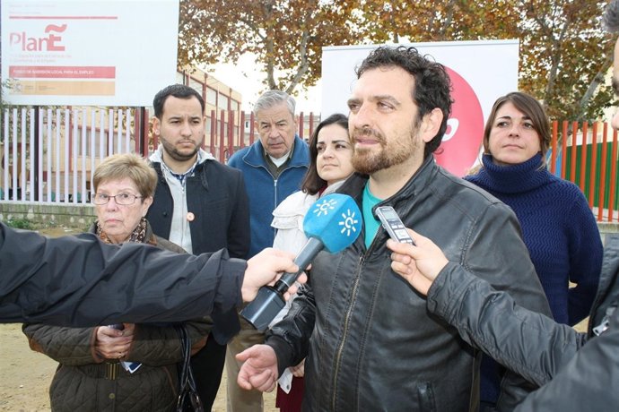 Miembros de la candidatura de IU-Unidad Popular en el Polígono Sur