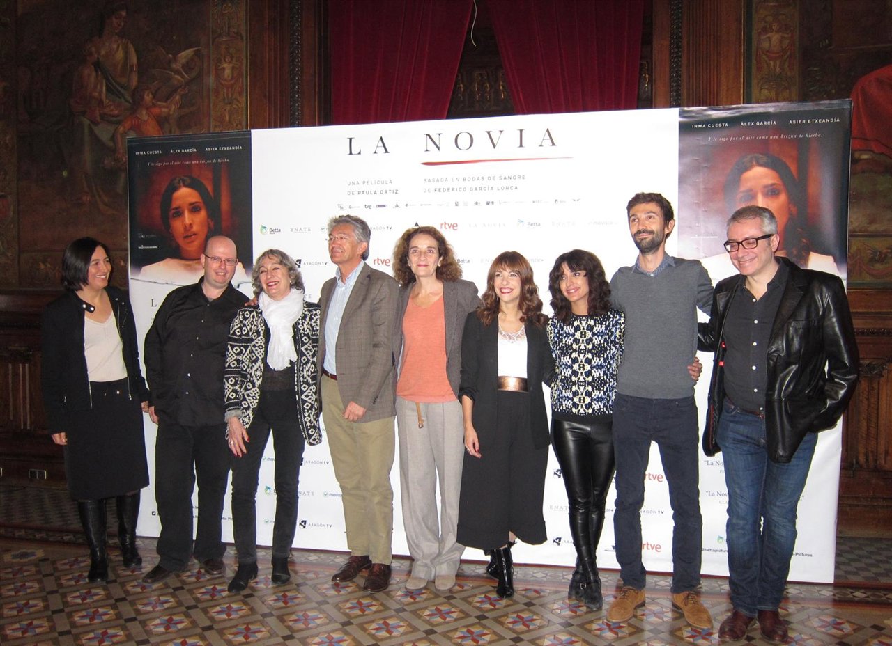 El equipo de 'La Novia' en la presentación de la cinta en el Palacio de Sástago