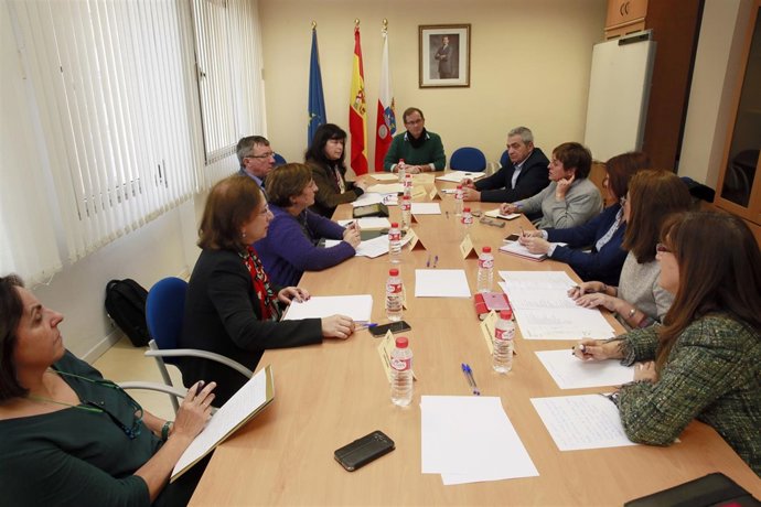 12:00Sede de la ConsejeríaLa consejera de Sanidad, María Luisa Real,  preside la