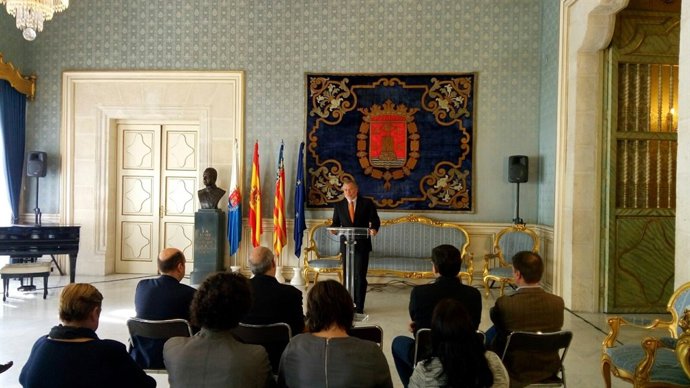 José Ugaz, en el Ayuntamiento de Alicante