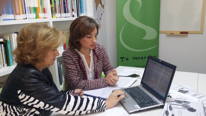 Teresa Vega y Eva Funes abordan cuestiones relacionadas con el Trabajo Social.