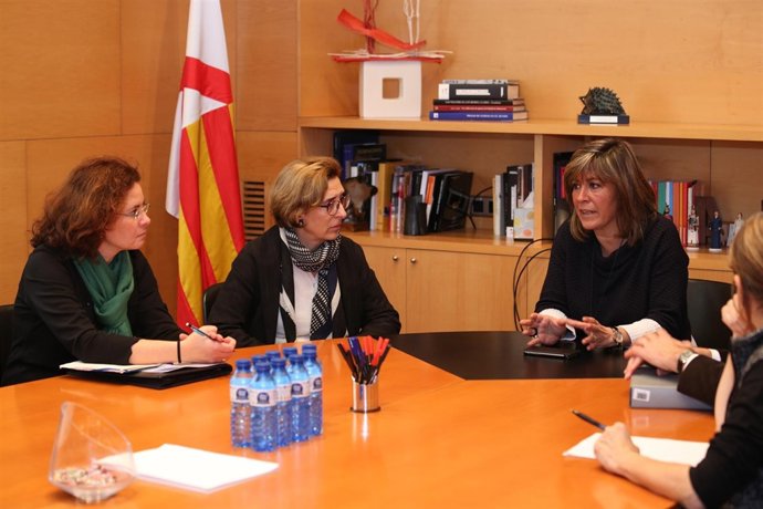 La dtora gral de Endesa en Catalunya Isabel Buesa y la alcaldesa Núria Marín