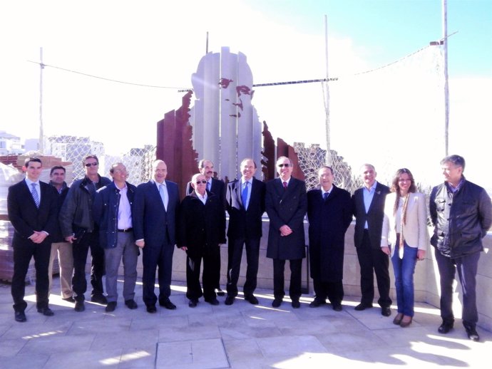 Visita de García Escudero junto a los candidatos del PP de Granada.