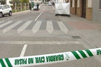 Sucesos.- Multitudinario funeral en Lebrija en memoria de la mujer muerta a manos de su exmarido