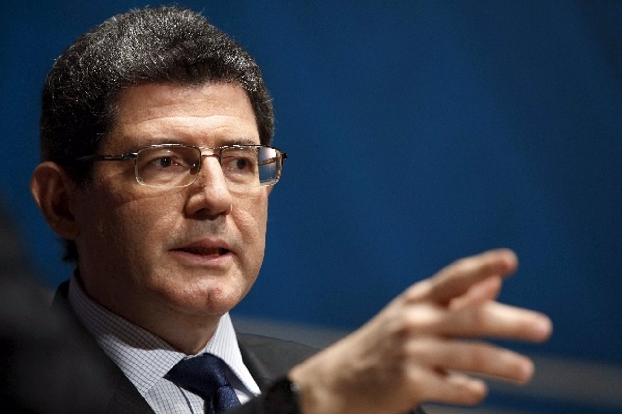 El ministro de Hacienda de Brasil busca reformas impositivas para generar mayore