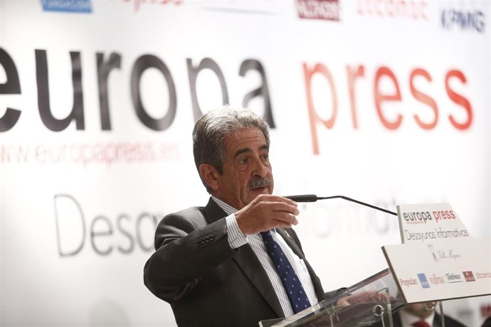 Miguel Ángel Revilla en los Desayunos de Europa Press