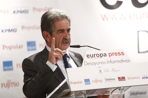Miguel Ángel Revilla en los Desayunos de Europa Press