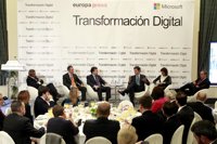 Santander, Abanca, Bankinter y Banca March defienden la unión oficinas y banca digital