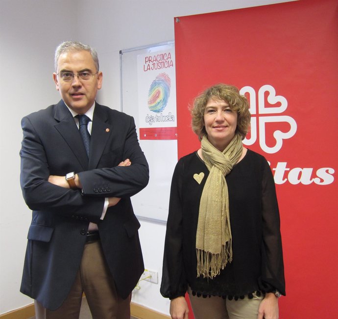 Jaime Sanaú y Cristina García han presentado la campaña de Navidad de Cáritas