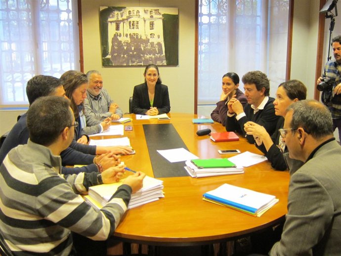 Reunión entre Podemos y PSOE