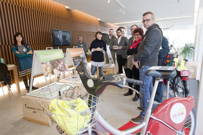 Macarena Hernández explica los proyectos de la Ventana de la Ciencia