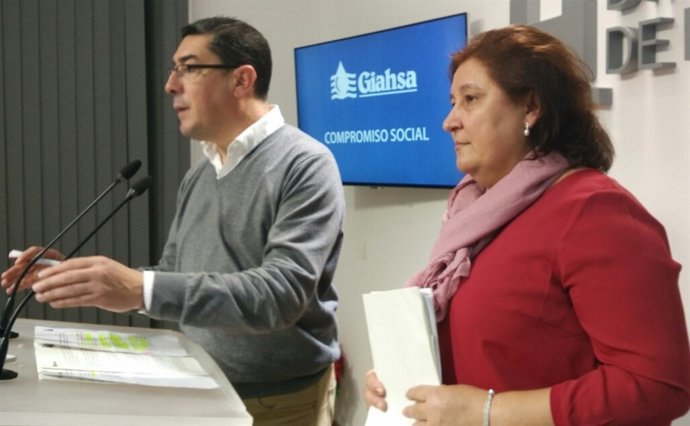 Manuel Domínguez, junto a Laura Pichardo. 