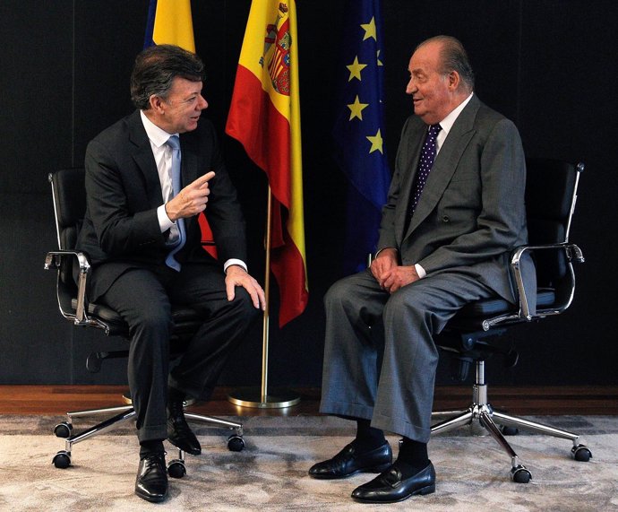 Don Juan Carlos I  y Juan Manuel Santos, en la Cumbre Iberoamericana