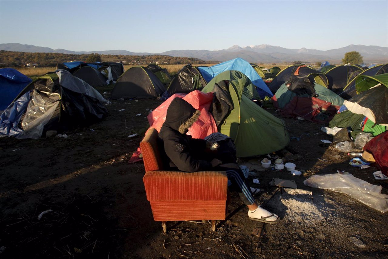 Inmigrantes refugiados en la frontera entre Grecia y Macedonia