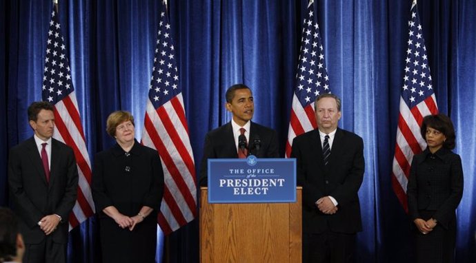 Barack Obama presenta a su equipo económico