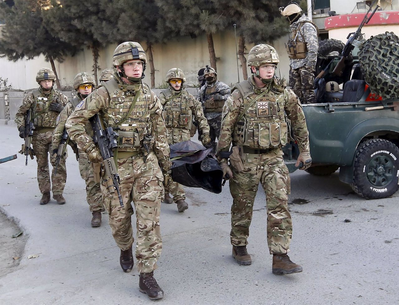 Ataque terrorista de talibán en la embajada de España en Kabul. Militares 