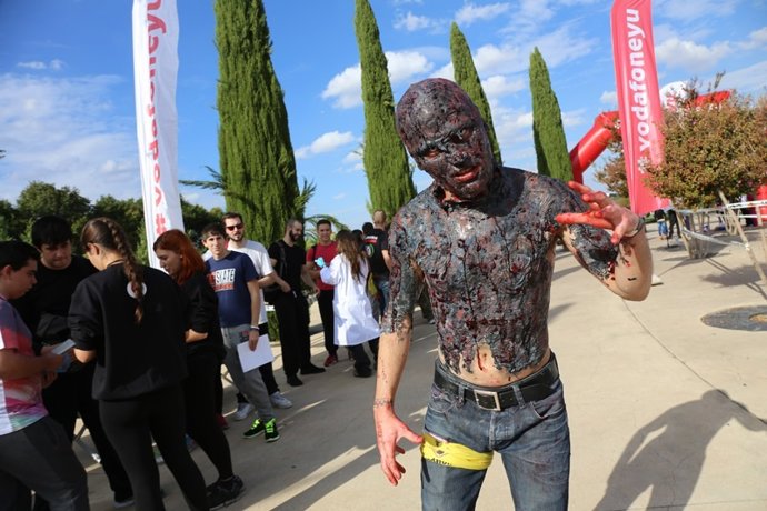 Los zombies preparados en Granada para la invasión.