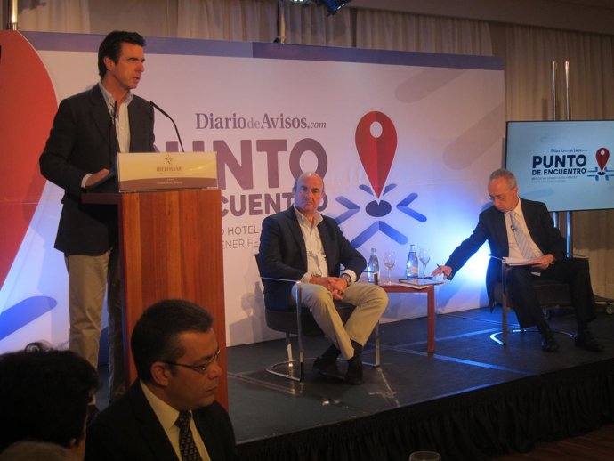 Soria y De Guindos en el foro